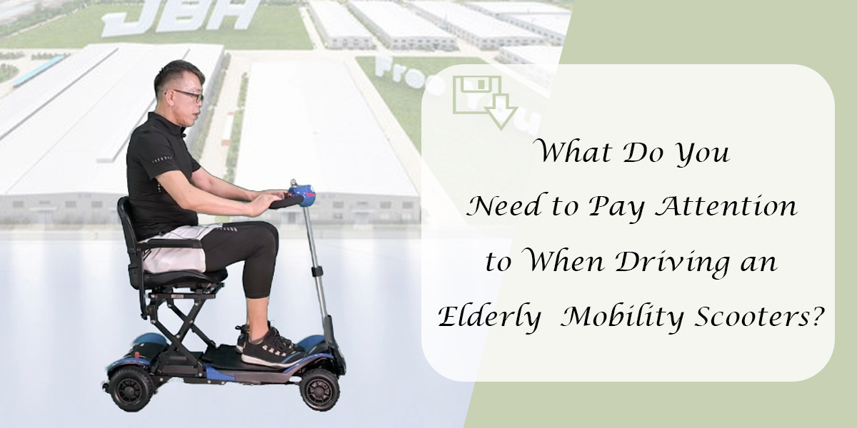 Yaşlı bir hareketlilik scooter'ı kullanırken neye dikkat etmeniz gerekiyor?