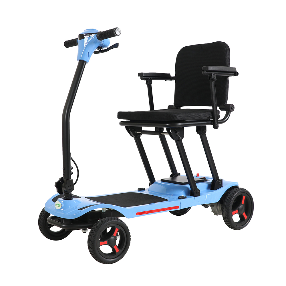İnsanlar Mobility Scooter ile Uçaklarda Nasıl Seyahat Ediyor?